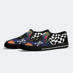 Three-Eyed Black Panther Print Slip On Shoes