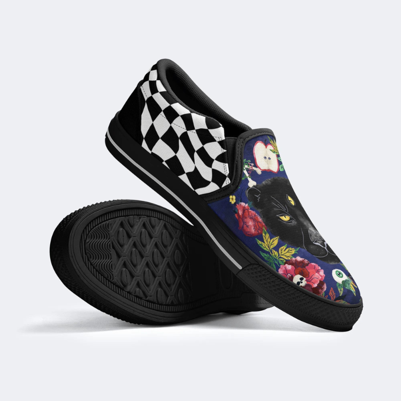 Three-Eyed Black Panther Print Slip On Shoes