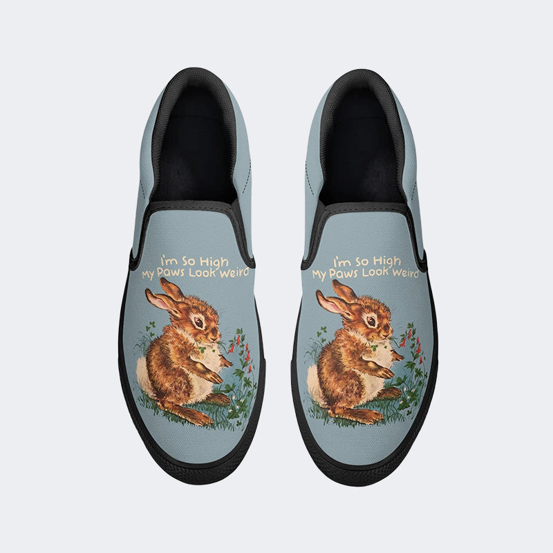 Retro Funny Art Print 'I‘m So High My Paws Look Weird‘ - Slip On Shoes