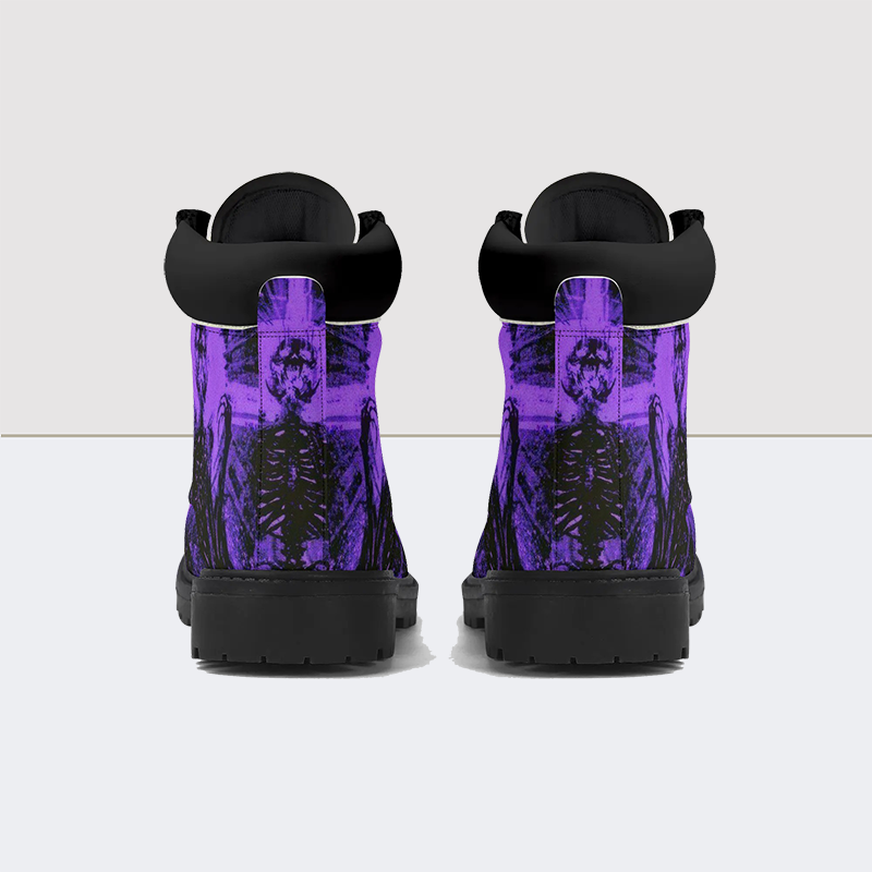 Bottes en cuir violet foncé avec tête de mort 