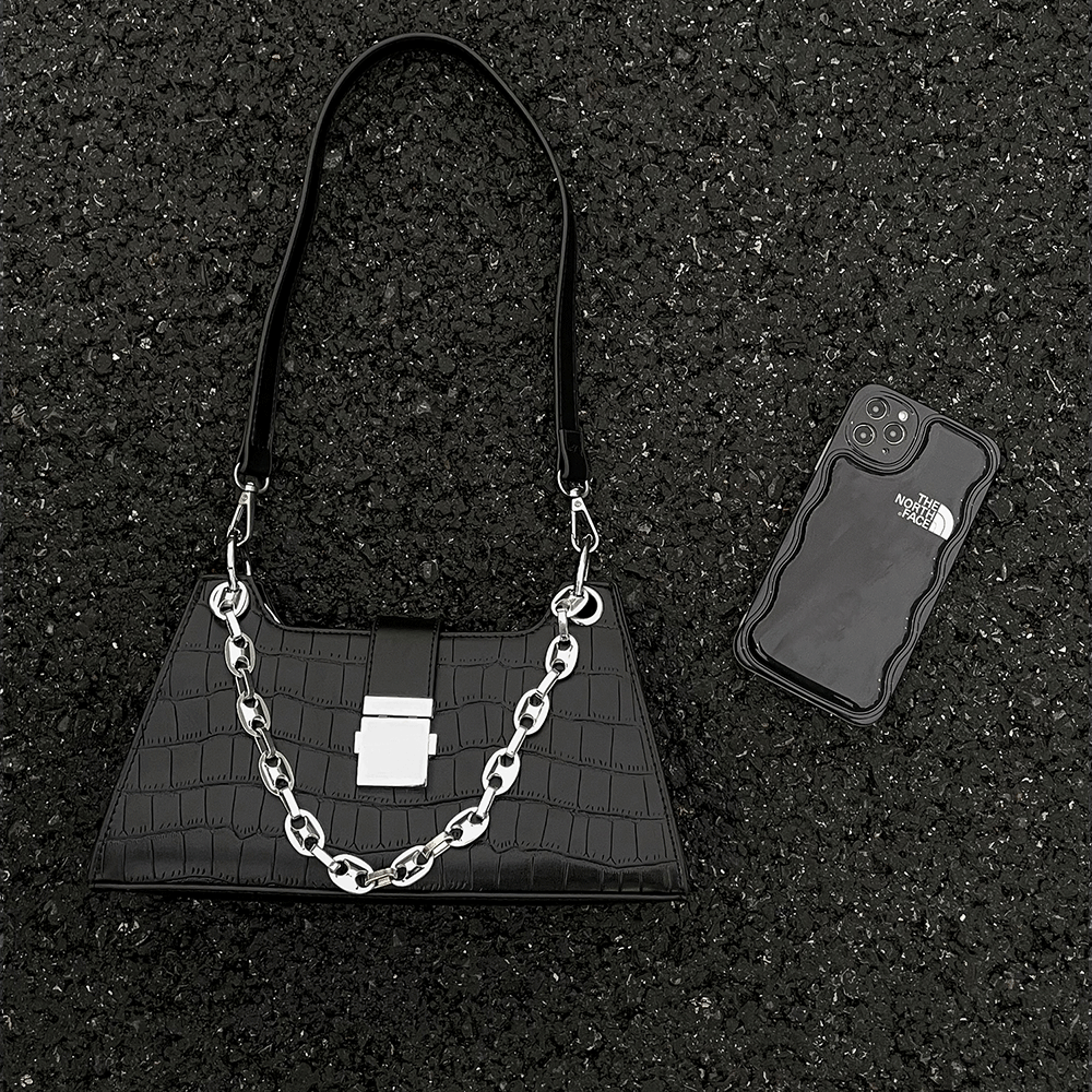 Crocodile Pattern Solid Color Shoulder Bag
