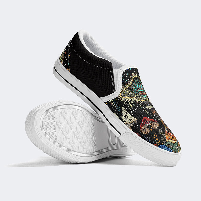 Retro Dark Mushroom Eyes Halloween Print - Slip On Shoes